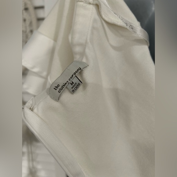 The Clothing Company beautiful white formal fitted dress size medium - Picture 5 of 10